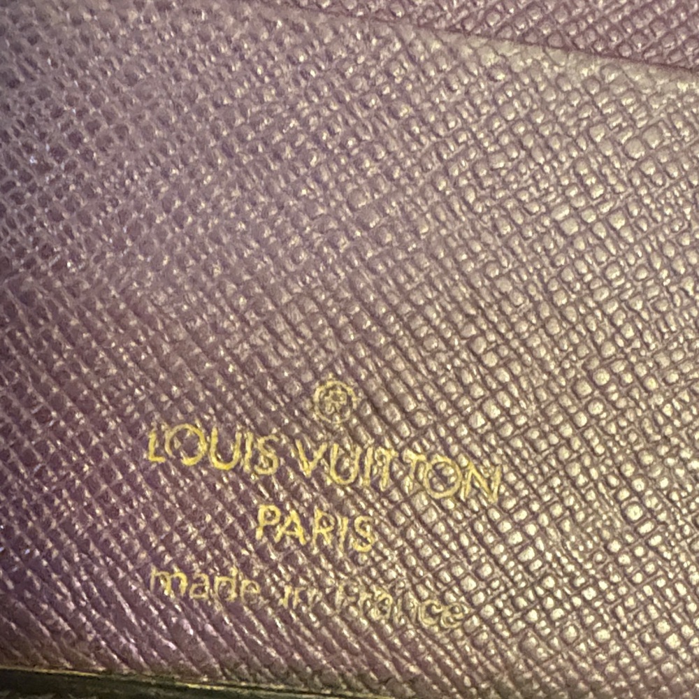 Louis Vuitton Black Epi Leather bifold Wallet - Picture 7 of 7